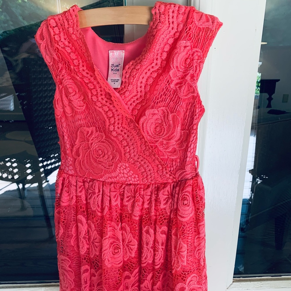 Girls size 4 melon colored soft lace dress.